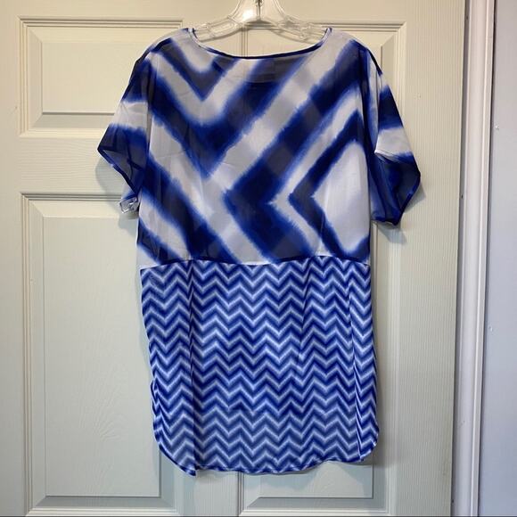 Chico's Top Shirt Blouse Blue Dueling Diamonds Darcy Chevron Zig Zip NWT Size 1 - Picture 3 of 6